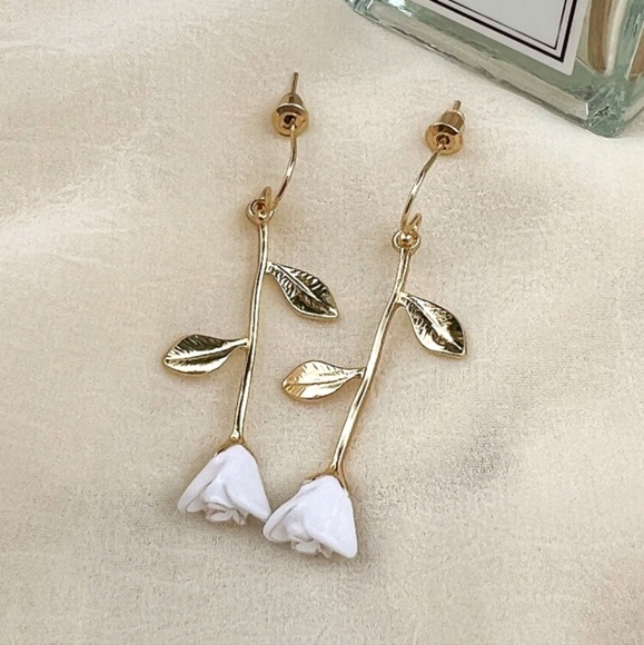 Like to be notified! I'm going live at 8:15pm! 🌟🛍 - Picture 8 of 8